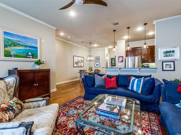 7333  Valley View Lane  304, Dallas Texas 75240