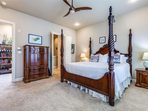 7333  Valley View Lane  304, Dallas Texas 75240