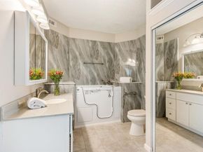 3101  Townbluff Drive  1013, Plano Texas 75075