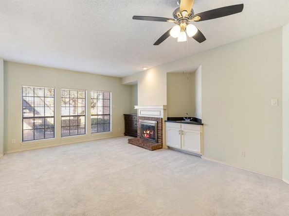 3101  Townbluff Drive  1013, Plano Texas 75075