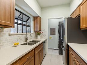 3101  Townbluff Drive  1013, Plano Texas 75075