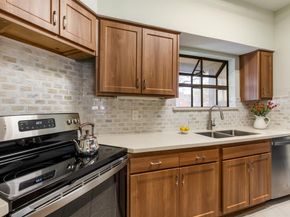 3101  Townbluff Drive  1013, Plano Texas 75075