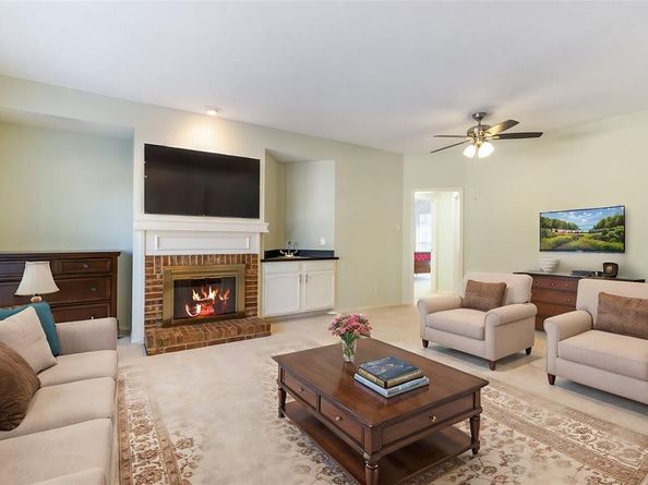 3101  Townbluff Drive  1013, Plano Texas 75075