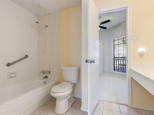 3101  Townbluff Drive  1013, Plano Texas 75075