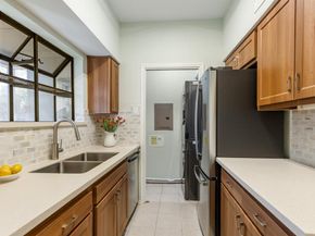 3101  Townbluff Drive  1013, Plano Texas 75075