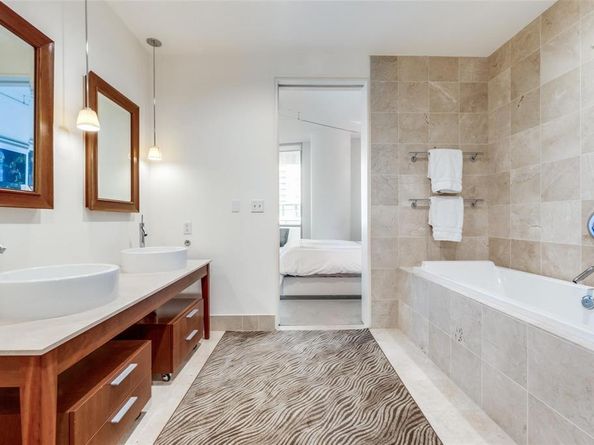 2200  Victory Avenue  701, Dallas Texas 75219