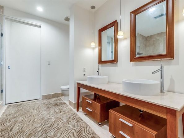 2200  Victory Avenue  701, Dallas Texas 75219