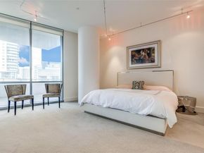 2200  Victory Avenue  701, Dallas Texas 75219