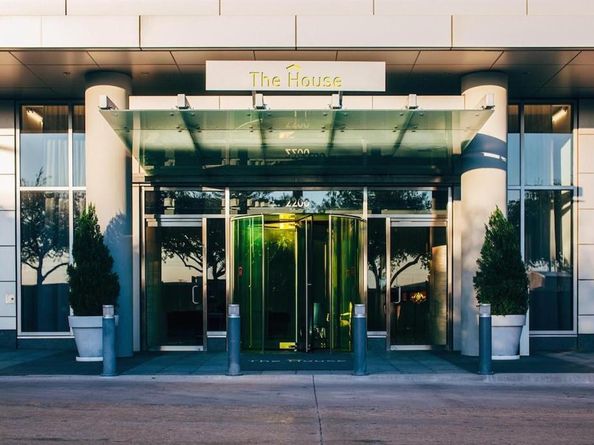2200  Victory Avenue  701, Dallas Texas 75219