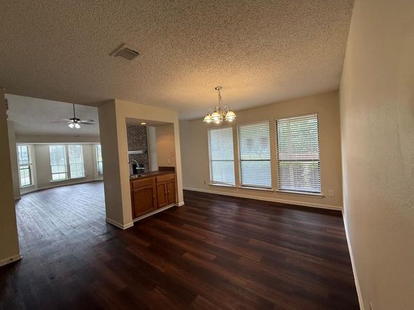 413  Creekwood Lane , Lewisville Texas 75067