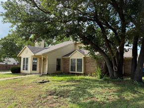 413  Creekwood Lane , Lewisville Texas 75067