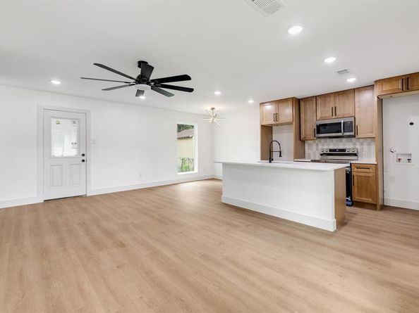 9814  Bluffcreek Drive , Dallas Texas 75227