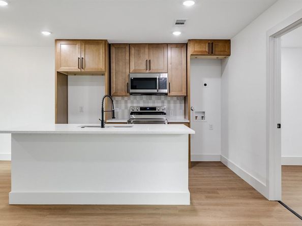 9814  Bluffcreek Drive , Dallas Texas 75227