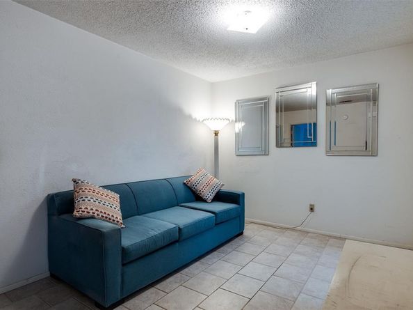 1916  Cobblestone Lane , Garland Texas 75042