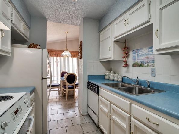 1916  Cobblestone Lane , Garland Texas 75042