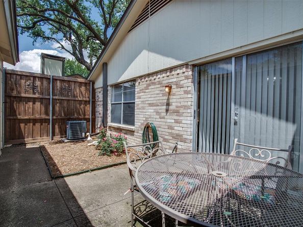 1916  Cobblestone Lane , Garland Texas 75042