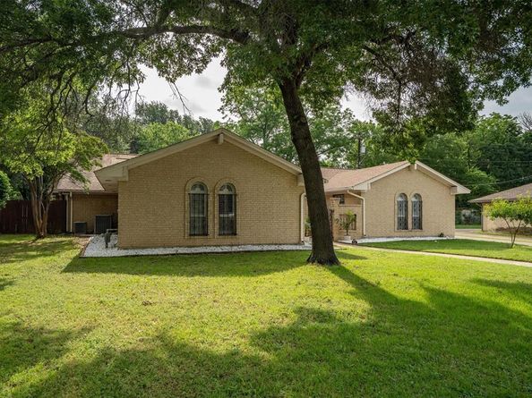 1800  Westridge Street , Denton Texas 76205