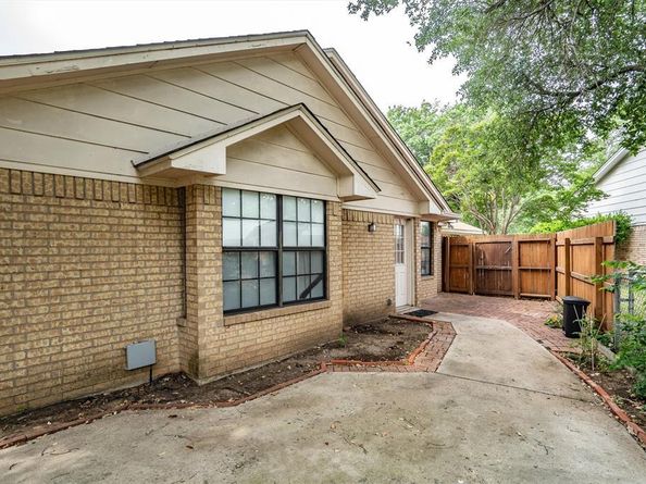1800  Westridge Street , Denton Texas 76205