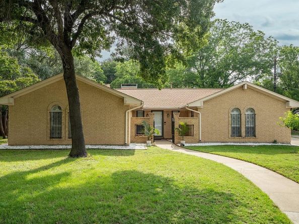 1800  Westridge Street , Denton Texas 76205