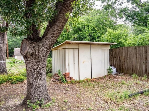 1800  Westridge Street , Denton Texas 76205