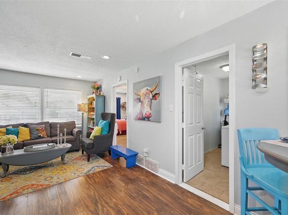 5200  Lovell Avenue , Fort Worth Texas 76107