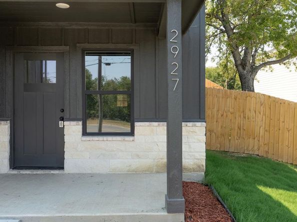 2927  Angle Avenue , Fort Worth Texas 76106