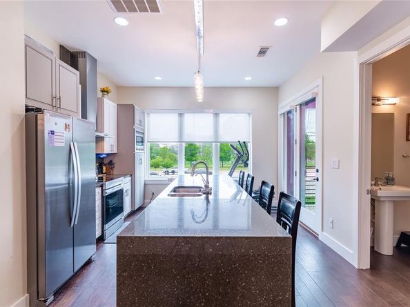 4060  Spring Valley Road  105, Farmers Branch Texas 75244