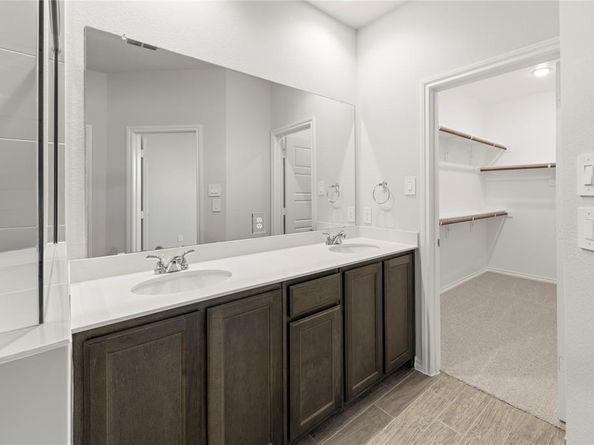 1617  Meadow Crest Drive , Aubrey Texas 76227