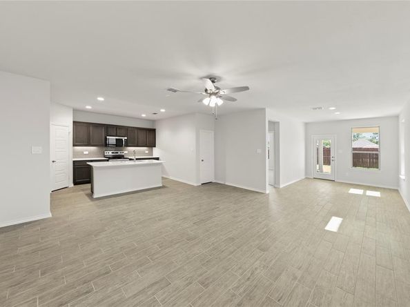 1617  Meadow Crest Drive , Aubrey Texas 76227
