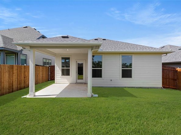 1617  Meadow Crest Drive , Aubrey Texas 76227