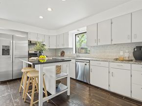 2422  Loving Avenue , Dallas Texas 75214