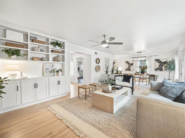 2422  Loving Avenue , Dallas Texas 75214