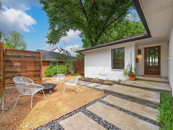 2422  Loving Avenue , Dallas Texas 75214