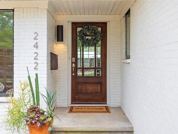 2422  Loving Avenue , Dallas Texas 75214