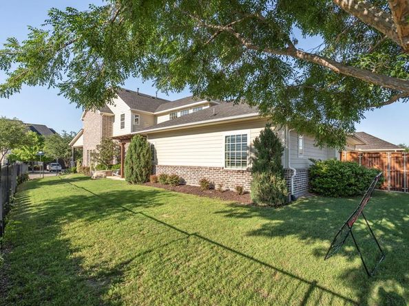 2200  Whitman Lane , Carrollton Texas 75010