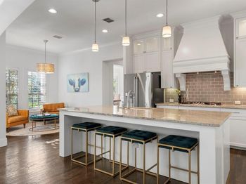 2200  Whitman Lane 