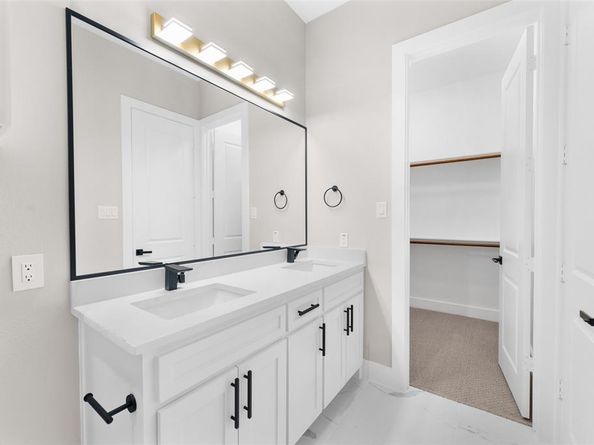 2111  Brookhaven Drive , Dallas Texas 75224