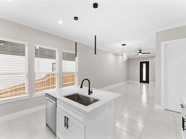 2111  Brookhaven Drive , Dallas Texas 75224