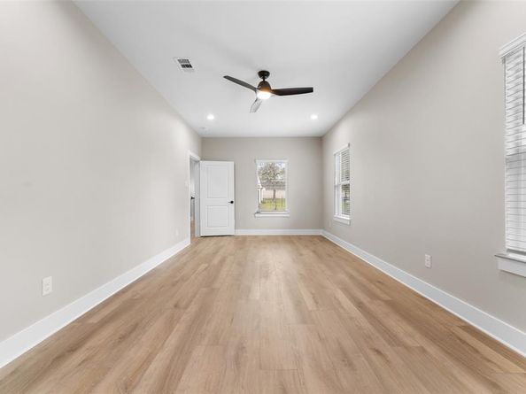 2111  Brookhaven Drive , Dallas Texas 75224
