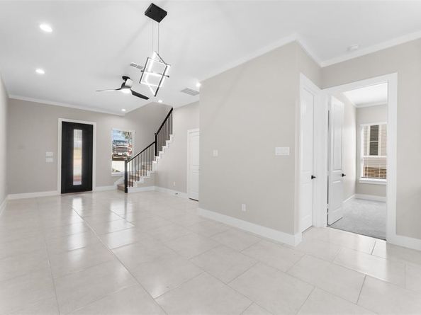 2111  Brookhaven Drive , Dallas Texas 75224