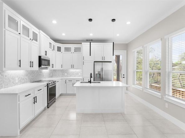 2111  Brookhaven Drive , Dallas Texas 75224