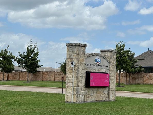712  Liner Lane , Fate Texas 75087