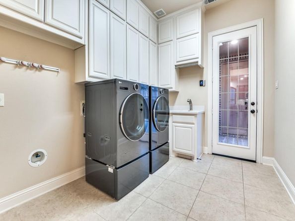 2911  Merlin Drive , Lewisville Texas 75056