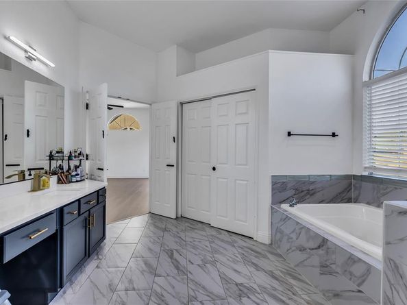 409  Baldwin Street , Grand Prairie Texas 75052