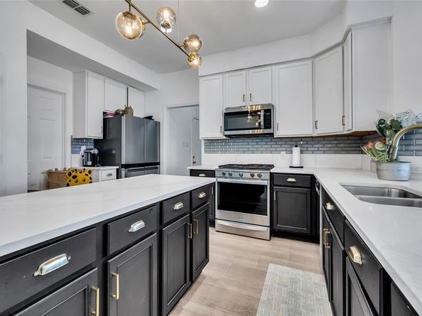 409  Baldwin Street , Grand Prairie Texas 75052