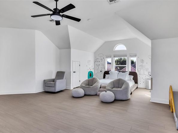 409  Baldwin Street , Grand Prairie Texas 75052