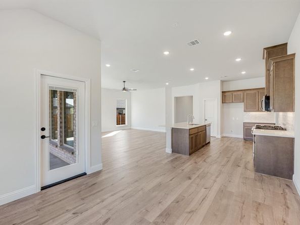 113  Whistling Duck Drive , Balch Springs Texas 75181