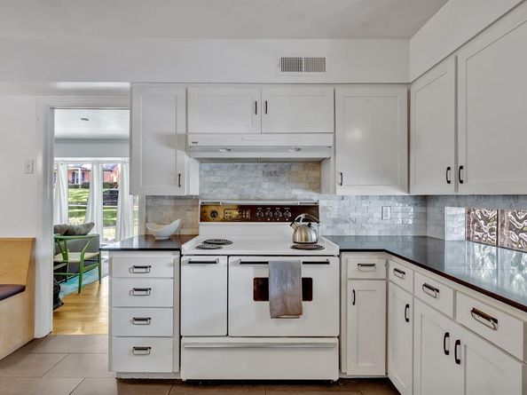 9907  Woodgrove Drive , Dallas Texas 75218