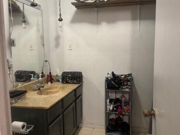 610 W 12th Street , Dallas Texas 75208