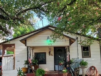 610 W 12th Street 